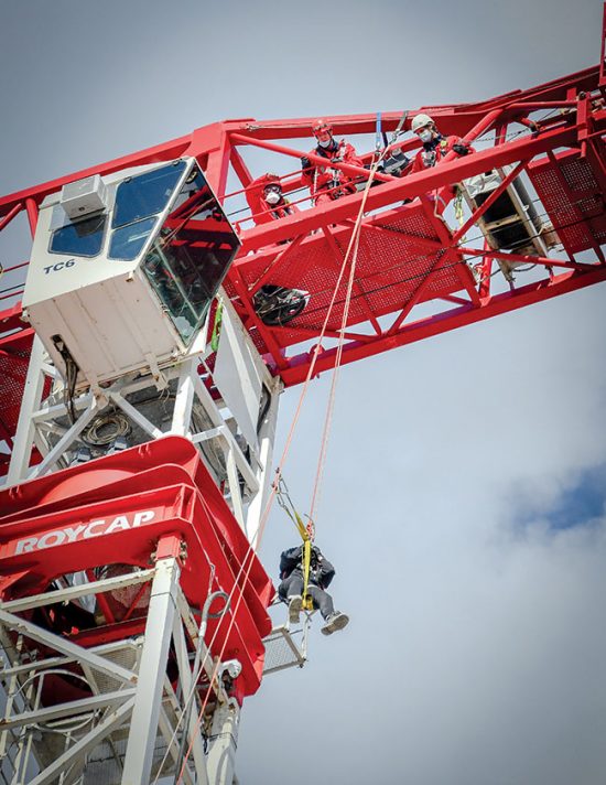 Toronto Fire Service performs aerial rescue of ailing crane operator