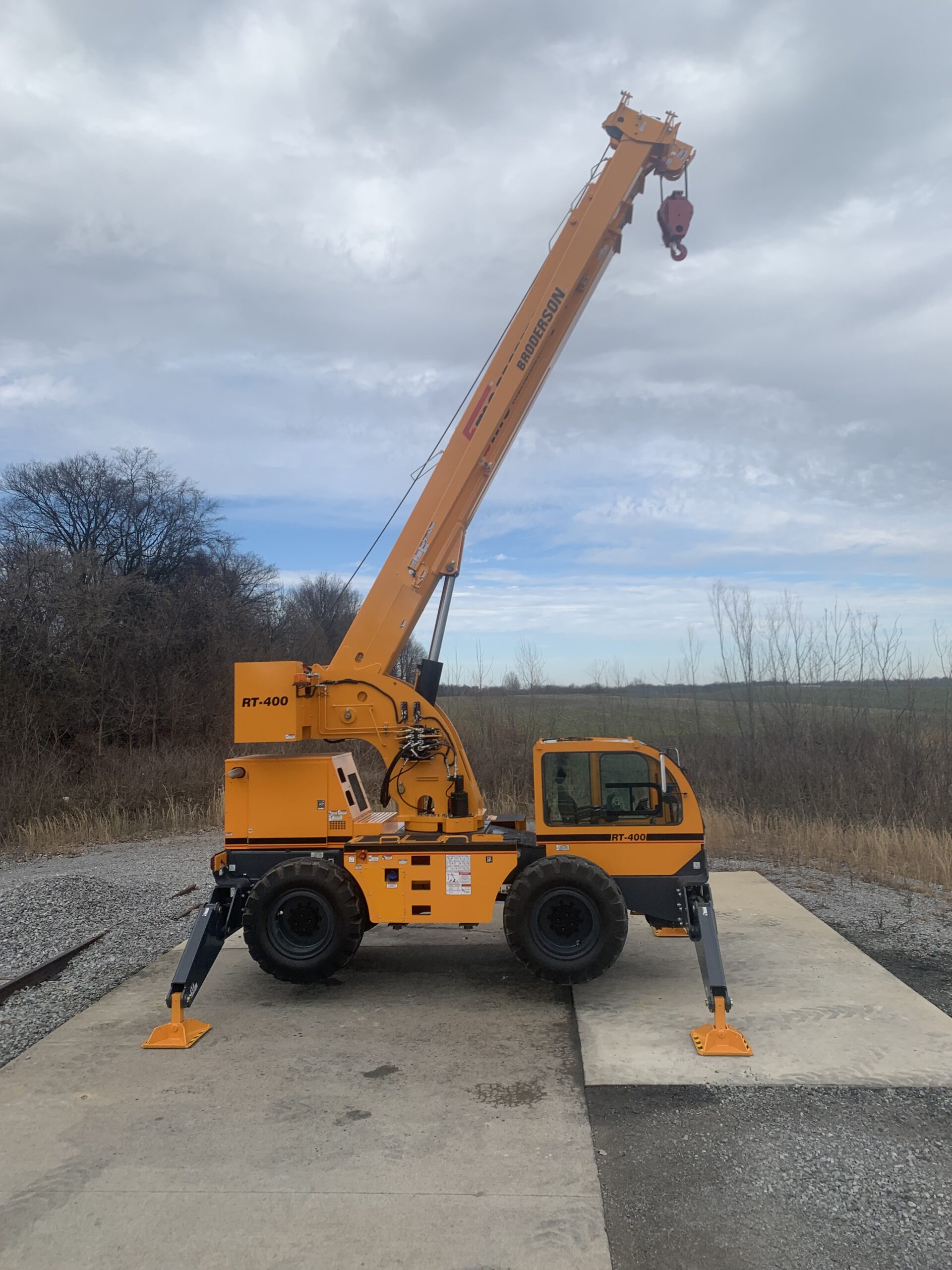 Broderson to showcase upgrades on model RT400, IC400 Crane and